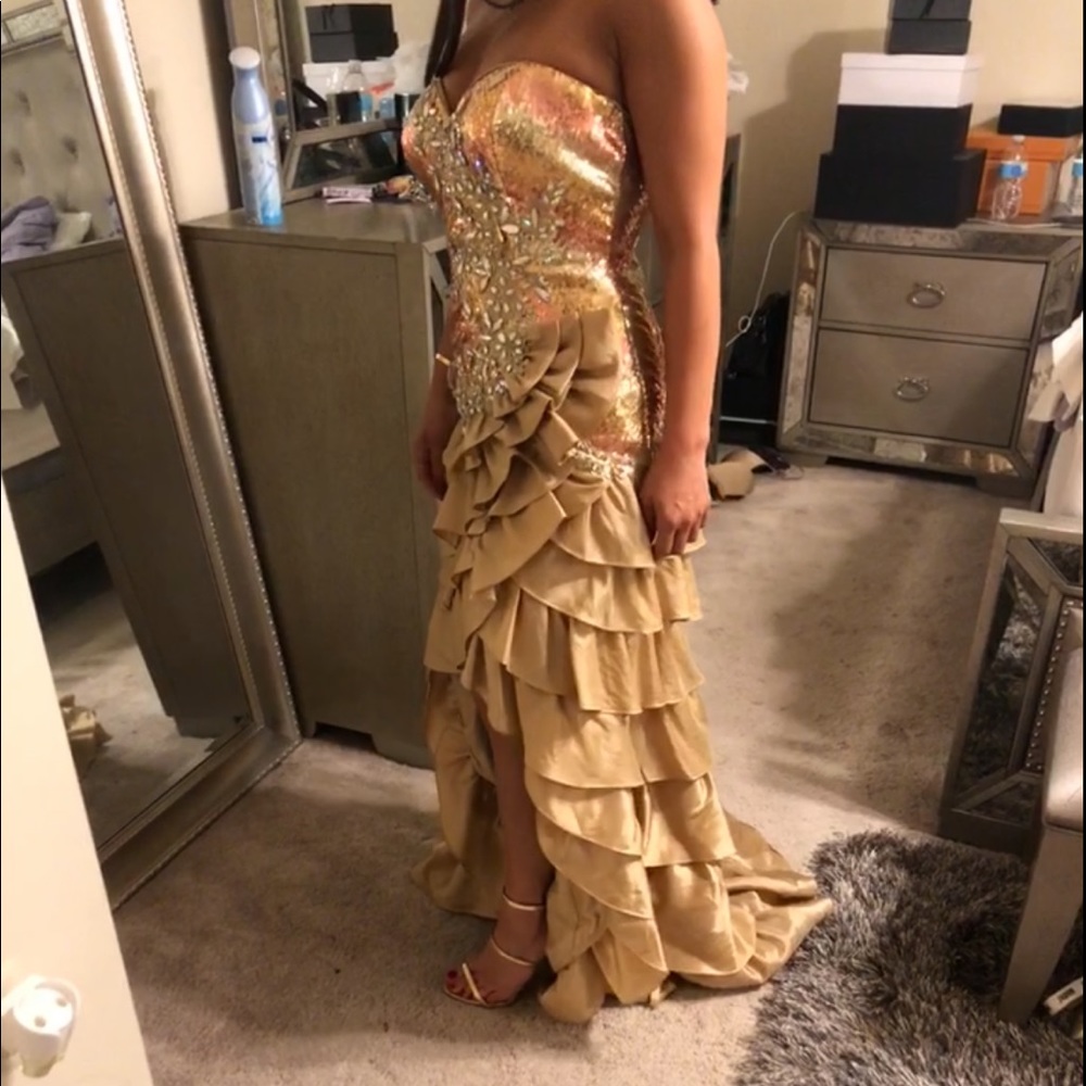 Prom dress!! Beautiful Embellished Dress